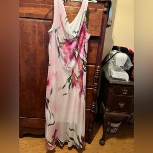 Signature for RobbieBee Tropical Dress